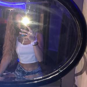 Meet your Posher, Abigail